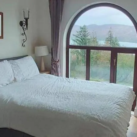 6 Ensuite Bedrooms-sleeps 12-garden-sea & Mtn View Feriehus *