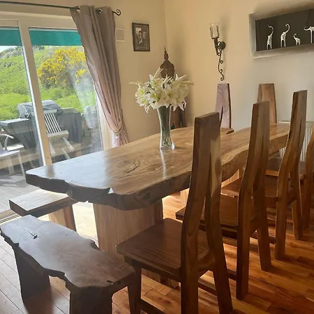 Casa de Férias 6 Ensuite Bedrooms-sleeps 12-garden-sea & Mtn View *