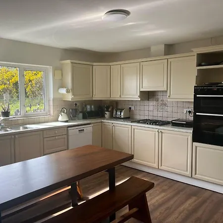 6 Ensuite Bedrooms-sleeps 12-garden-sea & Mtn View *