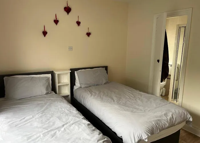 6 Ensuite Bedrooms-sleeps 12-garden-sea & Mtn View Semesterbostad *