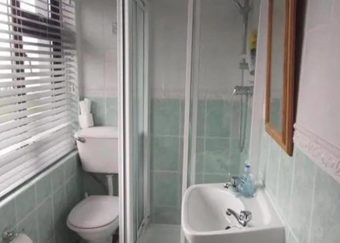 Semesterbostad 6 Ensuite Bedrooms-sleeps 12-garden-sea & Mtn View