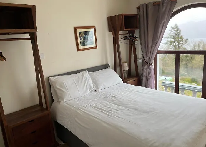 Semesterbostad 6 Ensuite Bedrooms-sleeps 12-garden-sea & Mtn View Kenmare