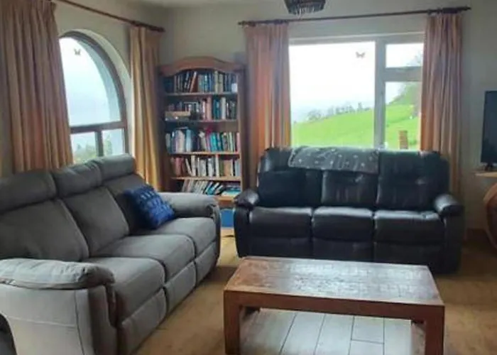 Semesterbostad 6 Ensuite Bedrooms-sleeps 12-garden-sea & Mtn View *