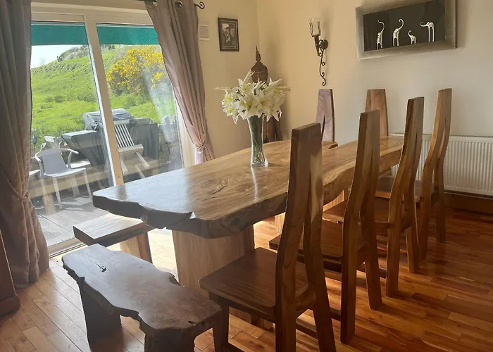 Semesterbostad 6 Ensuite Bedrooms-sleeps 12-garden-sea & Mtn View *