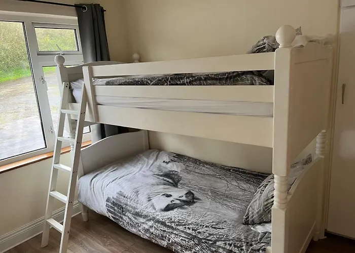 6 Ensuite Bedrooms-sleeps 12-garden-sea & Mtn View *