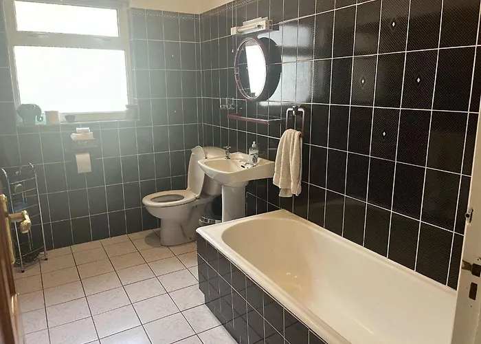 6 Ensuite Bedrooms-sleeps 12-garden-sea & Mtn View Semesterbostad *