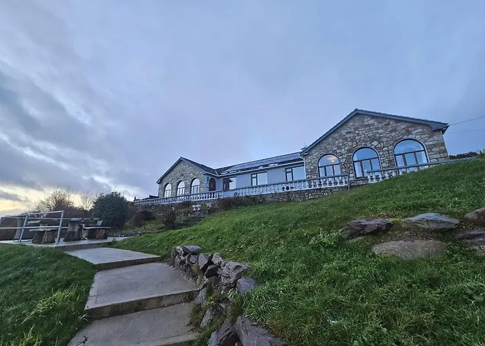 Semesterbostad 6 Ensuite Bedrooms-sleeps 12-garden-sea & Mtn View *