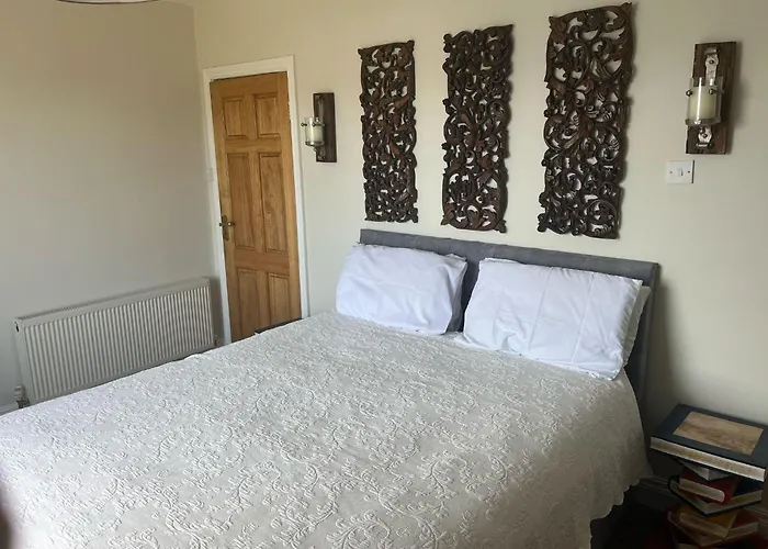 6 Ensuite Bedrooms-sleeps 12-garden-sea & Mtn View